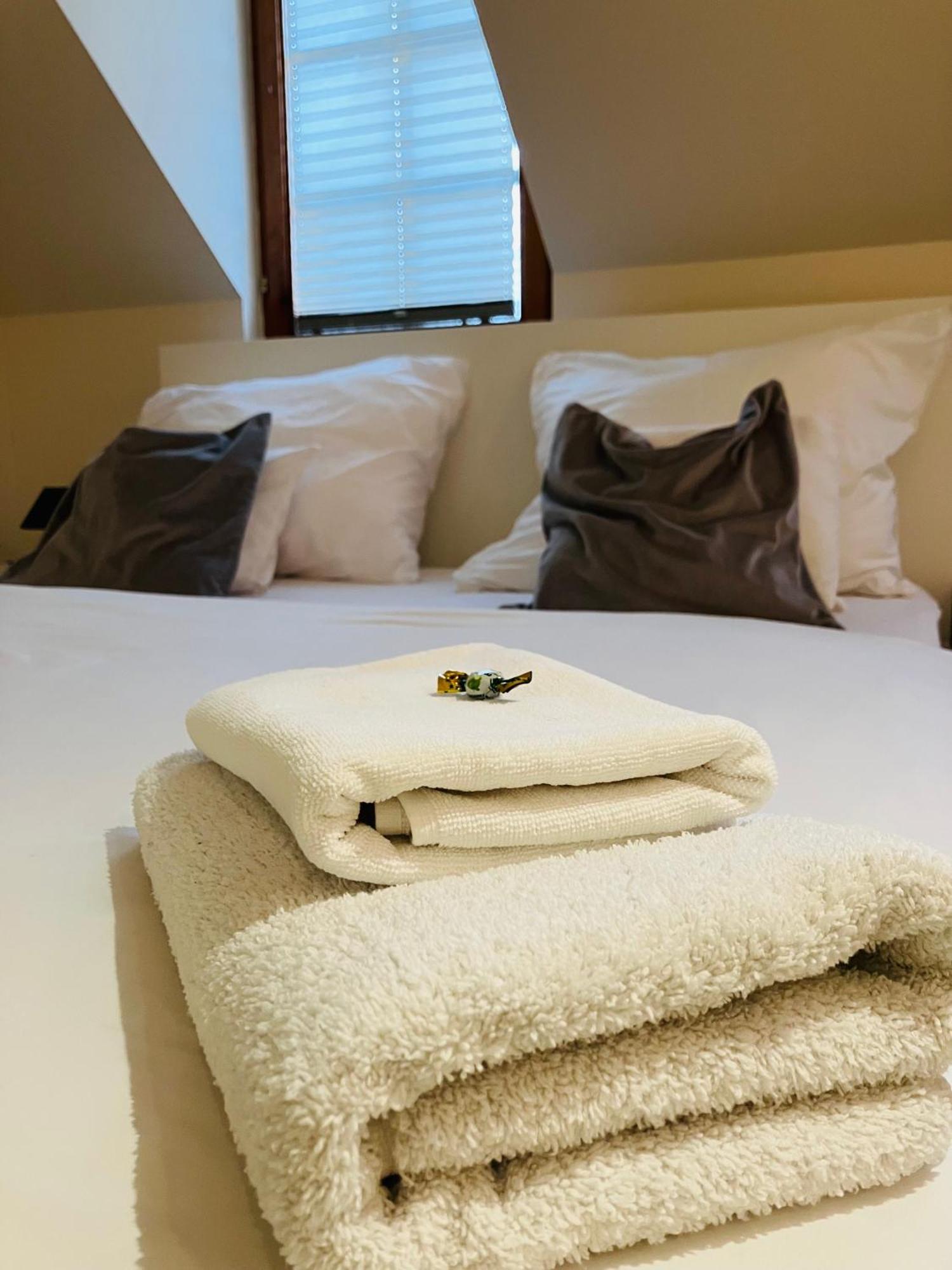 Downtown Apartments Deluxe Дьор Екстериор снимка